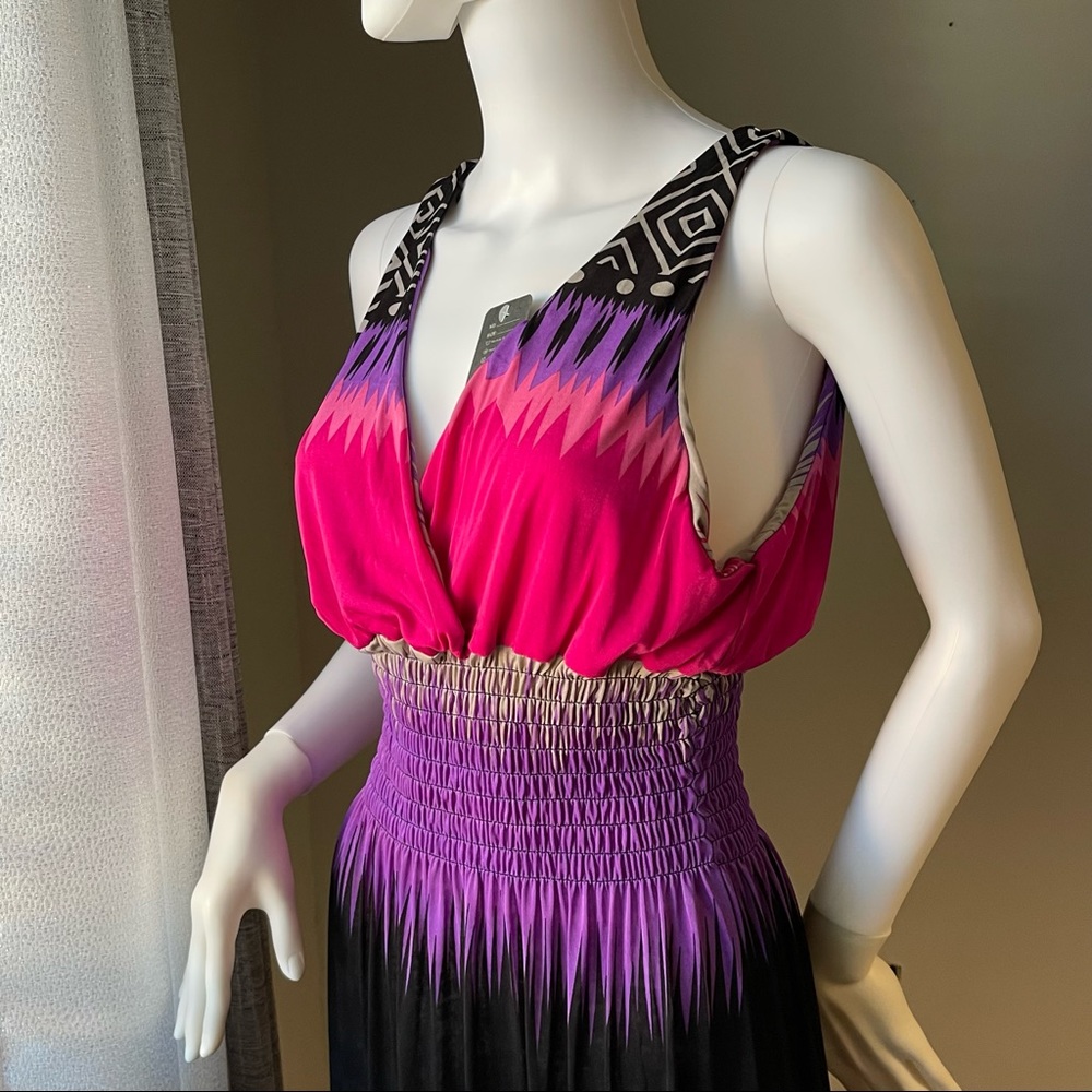 Pink New Women’s striped sleeveless dress size XL
For size 14-16 - Picture 6 of 10